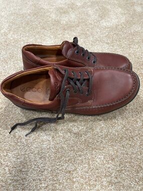 Men’s Ecco shoes, size 42. Like new.
